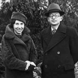 Двоюродная сестра поэта - Евгения Каннегисер и её муж - выдающийся британский физик сэр Рудольф Пайерлс